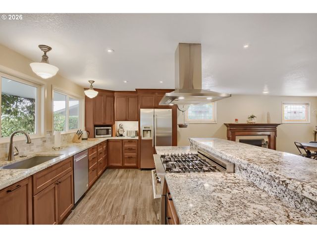 12935 Sw RITA Dr, Beaverton, OR 97005