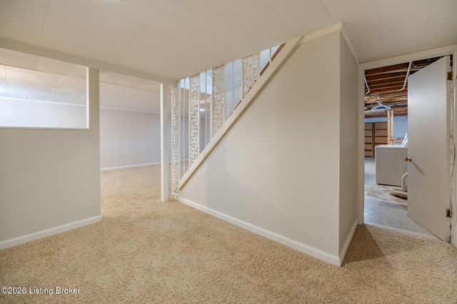 3144 Sunny Ln, Louisville, KY 40205