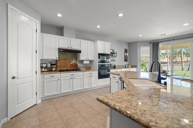 5101 Anacapa Drive, Bakersfield, CA 93306