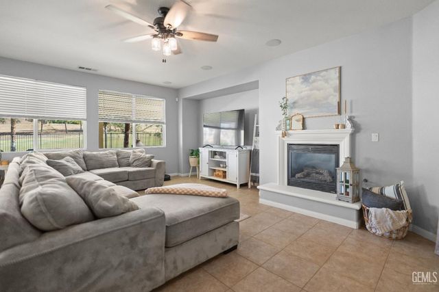 5101 Anacapa Drive, Bakersfield, CA 93306