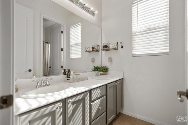 5101 Anacapa Drive, Bakersfield, CA 93306