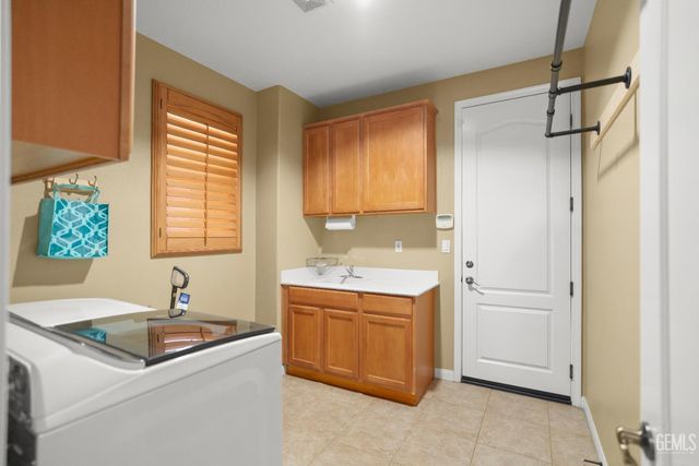 5101 Anacapa Drive, Bakersfield, CA 93306