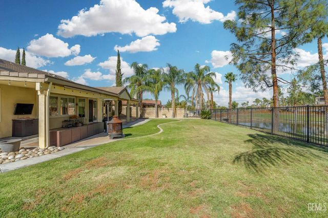 5101 Anacapa Drive, Bakersfield, CA 93306