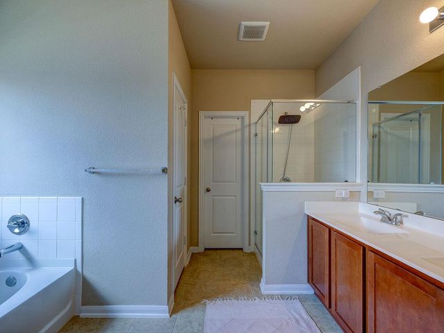 108 Timber Brook DR, Hutto, TX 78634