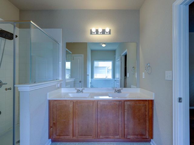 108 Timber Brook DR, Hutto, TX 78634
