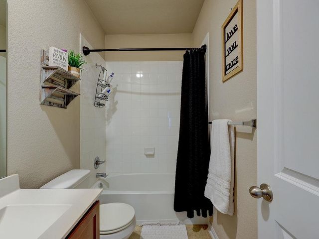 108 Timber Brook DR, Hutto, TX 78634