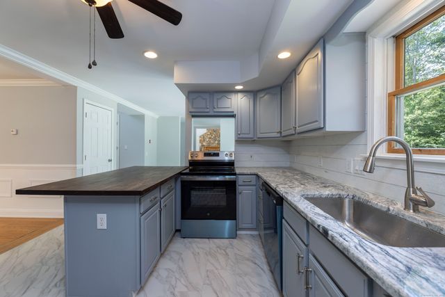 101 Center Road, Woodstock, CT 06281