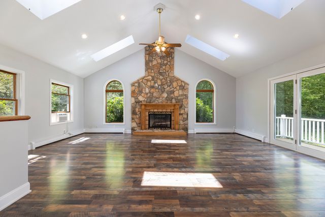 101 Center Road, Woodstock, CT 06281