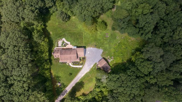 101 Center Road, Woodstock, CT 06281