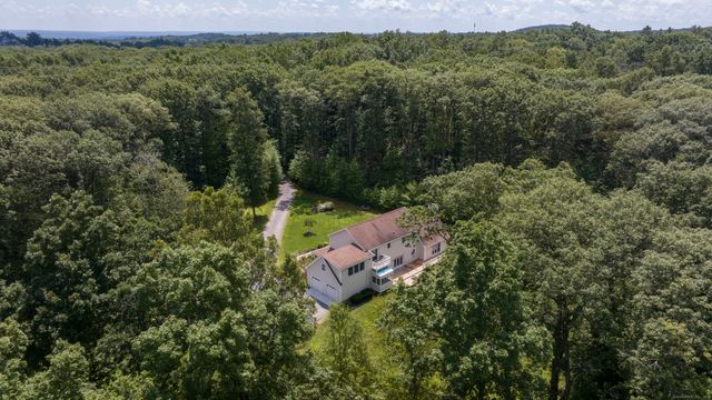 101 Center Road, Woodstock, CT 06281