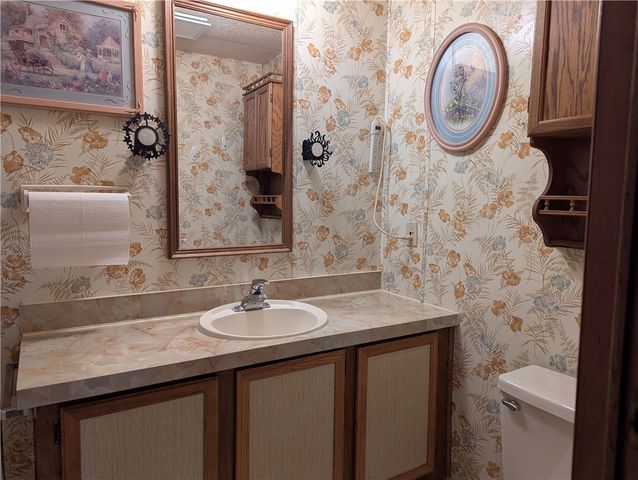 14 Edgewood Drive, Ridgeway, NY 14103