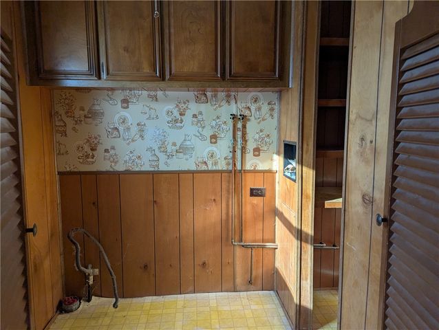 14 Edgewood Drive, Ridgeway, NY 14103