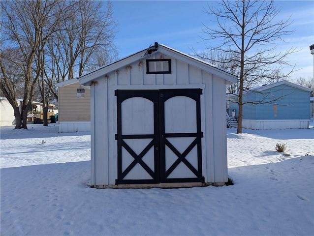 14 Edgewood Drive, Ridgeway, NY 14103