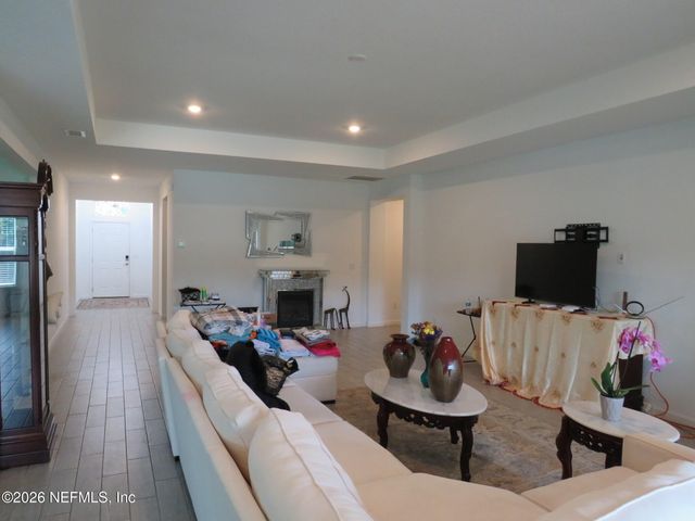 1484 HUNTLEY HOLLOW Drive, Jacksonville, FL 32218
