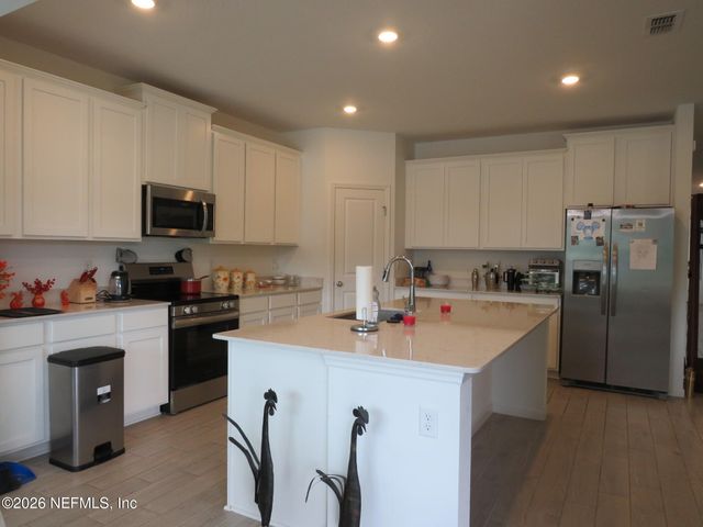1484 HUNTLEY HOLLOW Drive, Jacksonville, FL 32218