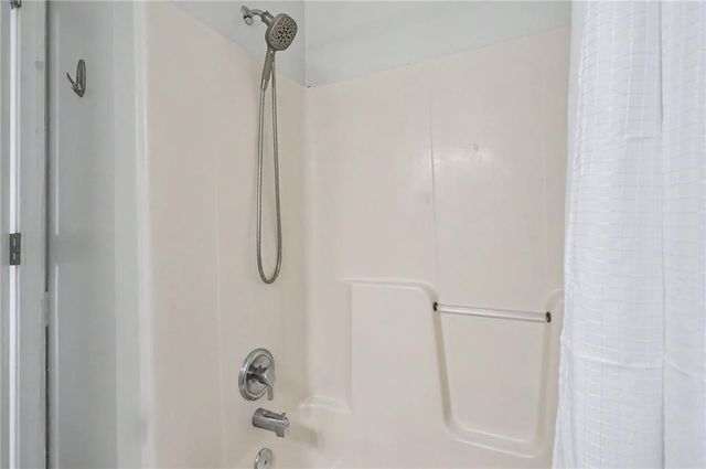 8765 Thompson Drive, De Soto, KS 66018