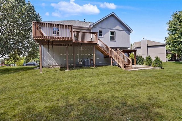 8765 Thompson Drive, De Soto, KS 66018