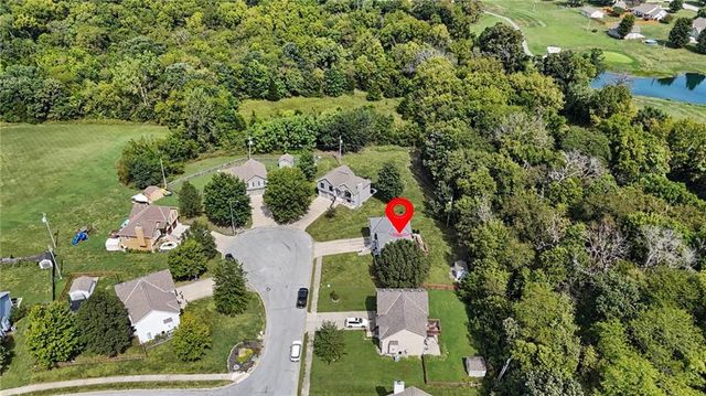 8765 Thompson Drive, De Soto, KS 66018