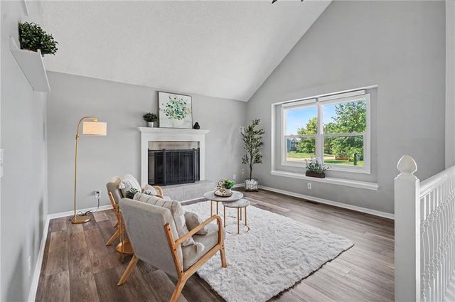 8765 Thompson Drive, De Soto, KS 66018