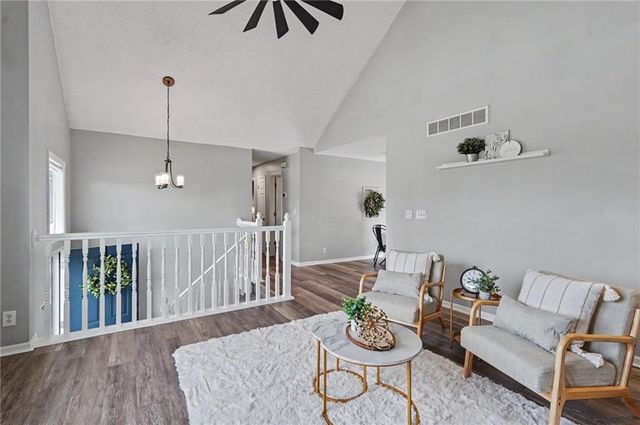 8765 Thompson Drive, De Soto, KS 66018