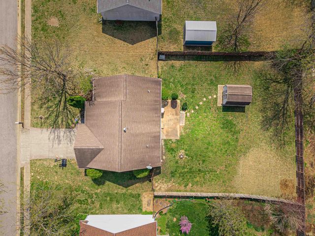 4424 Strathmoor Drive, Evansville, IN 47711