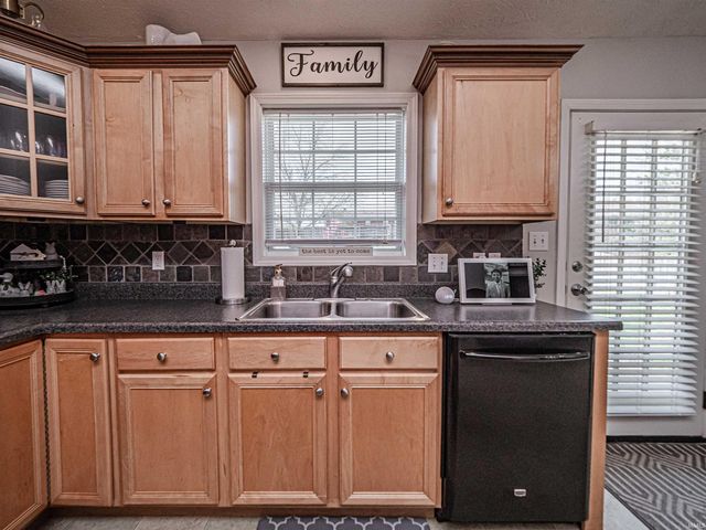 4424 Strathmoor Drive, Evansville, IN 47711