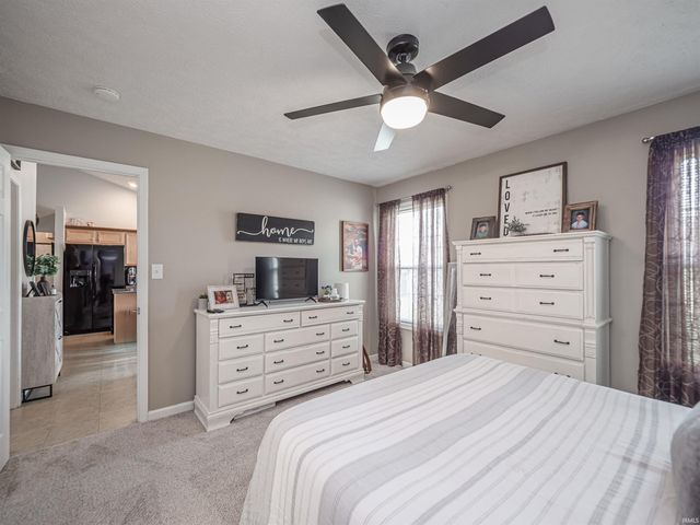 4424 Strathmoor Drive, Evansville, IN 47711