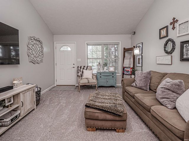 4424 Strathmoor Drive, Evansville, IN 47711