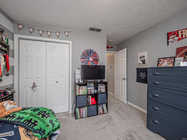 4424 Strathmoor Drive, Evansville, IN 47711