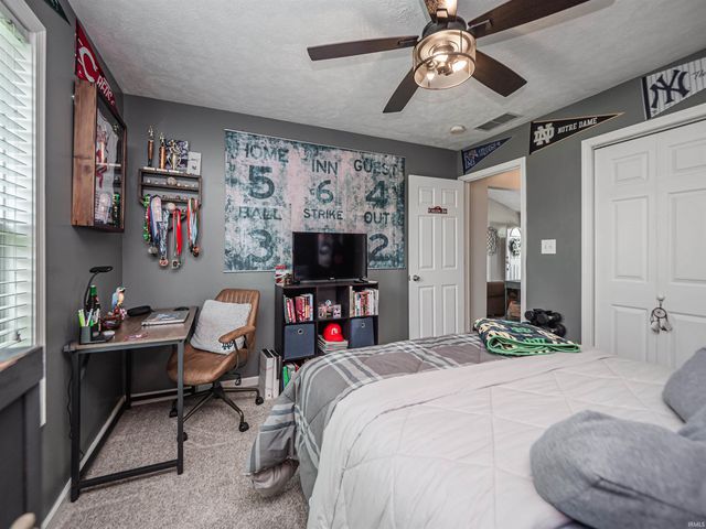 4424 Strathmoor Drive, Evansville, IN 47711