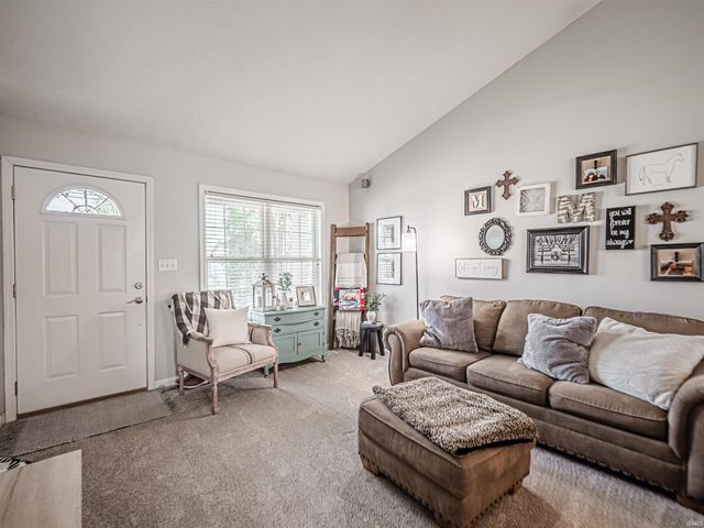 4424 Strathmoor Drive, Evansville, IN 47711