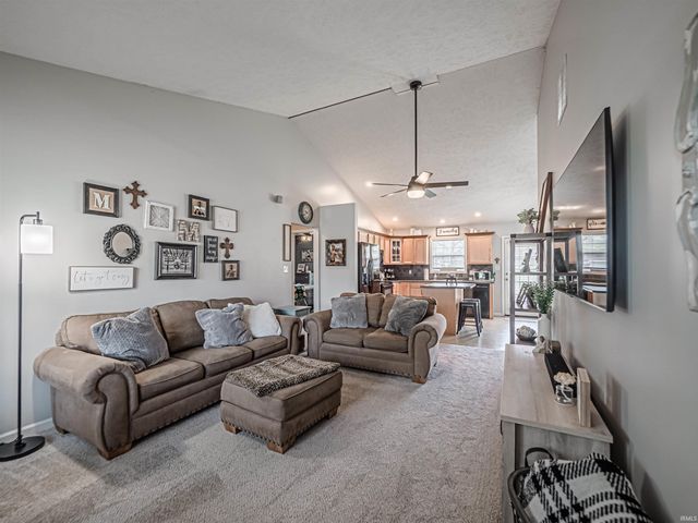 4424 Strathmoor Drive, Evansville, IN 47711