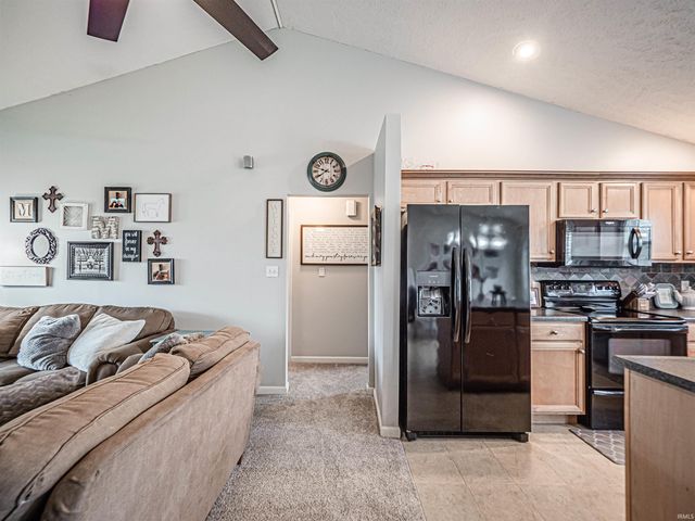 4424 Strathmoor Drive, Evansville, IN 47711