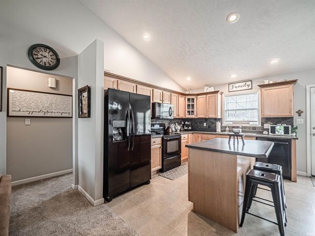 4424 Strathmoor Drive, Evansville, IN 47711
