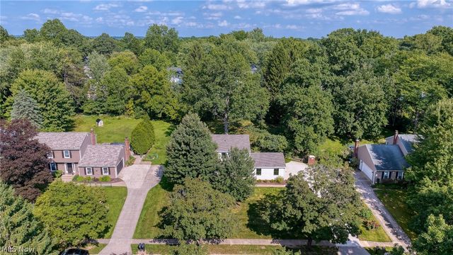 77 Parmelee Drive, Hudson, OH 44236