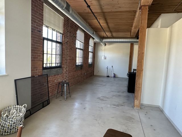 88 Gerrish Ave 207, Chelsea, MA 02150