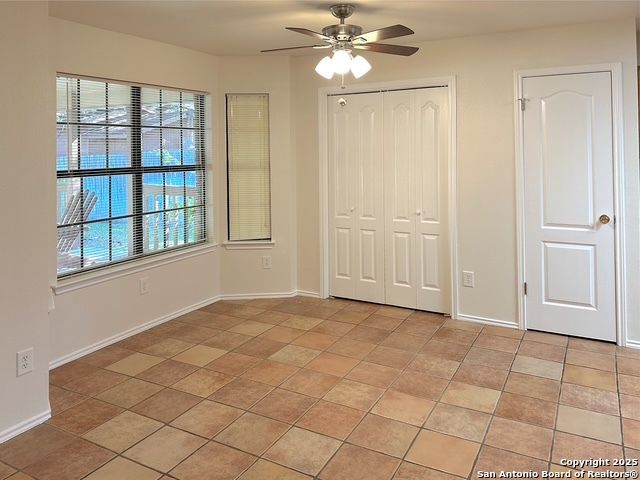 1039 Malone, Devine, TX 78016