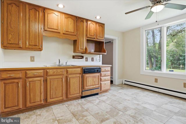 381 FRENCH RD, Shenandoah Junction, WV 25442