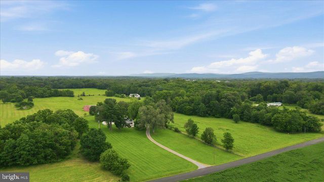 381 FRENCH RD, Shenandoah Junction, WV 25442