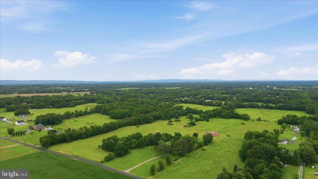 381 FRENCH RD, Shenandoah Junction, WV 25442