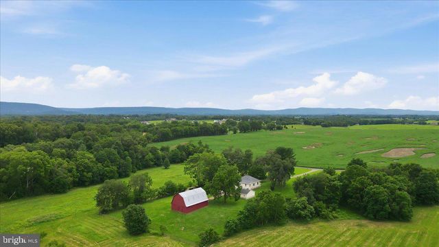 381 FRENCH RD, Shenandoah Junction, WV 25442