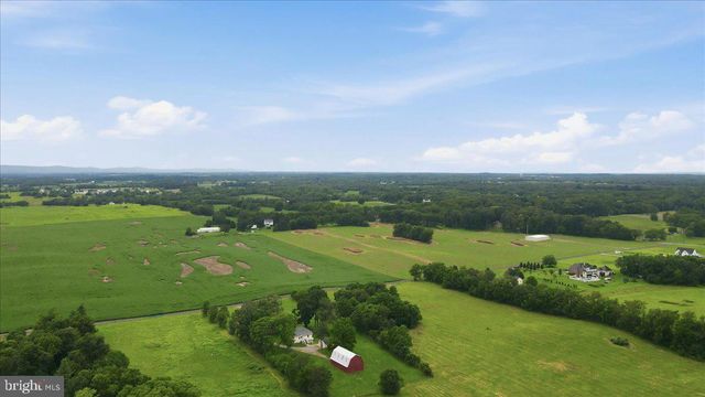 381 FRENCH RD, Shenandoah Junction, WV 25442