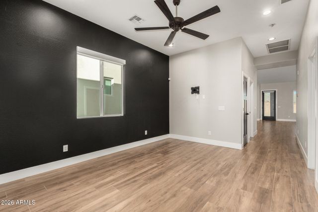 11416 W TETHER Trail, Peoria, AZ 85383