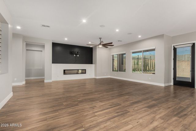 11416 W TETHER Trail, Peoria, AZ 85383