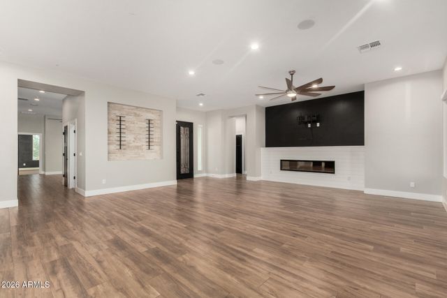 11416 W TETHER Trail, Peoria, AZ 85383