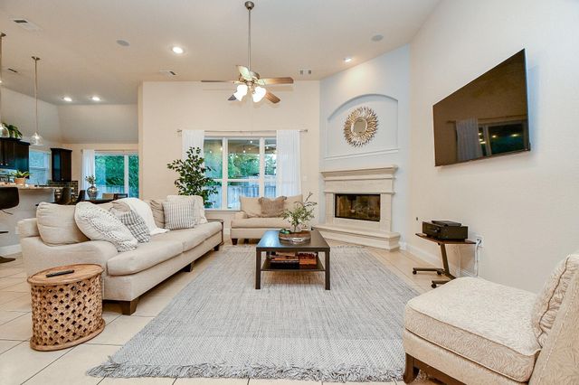 66 N Swanwick Place, Tomball, TX 77375