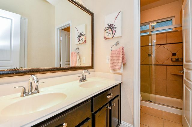 66 N Swanwick Place, Tomball, TX 77375