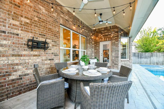 66 N Swanwick Place, Tomball, TX 77375