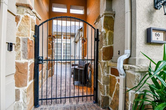 66 N Swanwick Place, Tomball, TX 77375