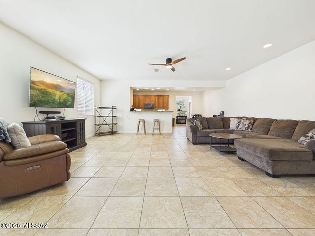 12911 N Shell Traders Court, Oro Valley, AZ 85755